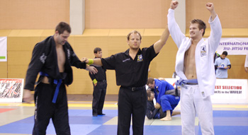 knutssonguldeu08 Mikael "Belgian blue belt" Knutsson(Gladius MMA) tog guld efter tre raka submissions! (blåbälten)