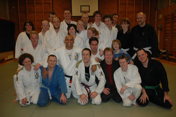 marceloK Gruppbild med nöjda deltagare