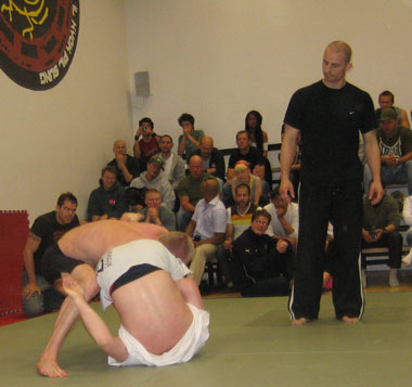 westsidesw305 Henrik gick på en underbar flying armbar i sin semifinal